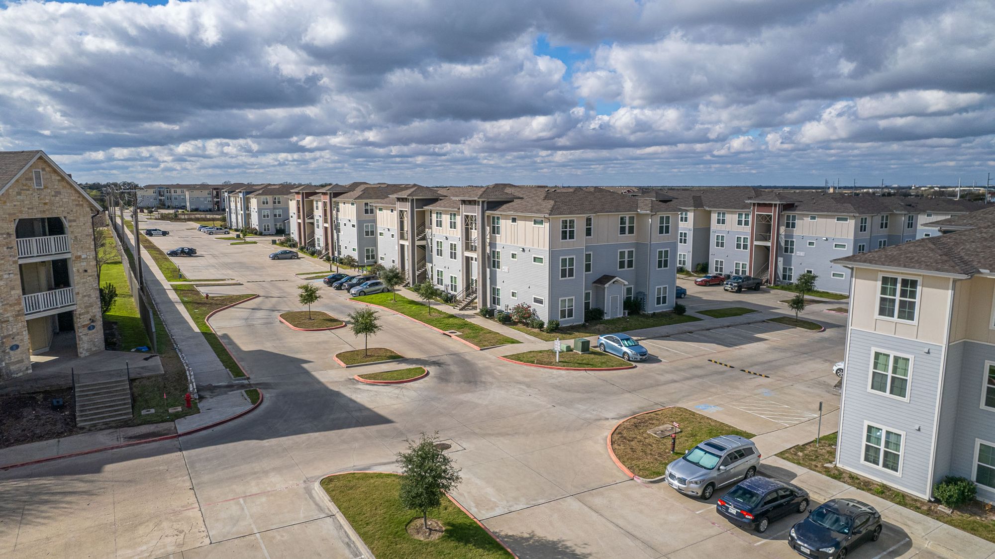 holleman crossing apartments near texas am university aerial view of community 5